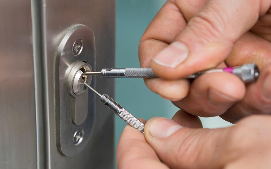 changer un barillet de porte fermée Montesson
