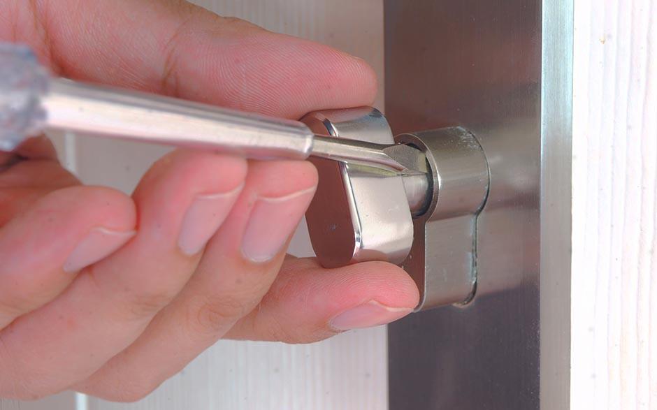 changer un barillet de porte fermée Montesson