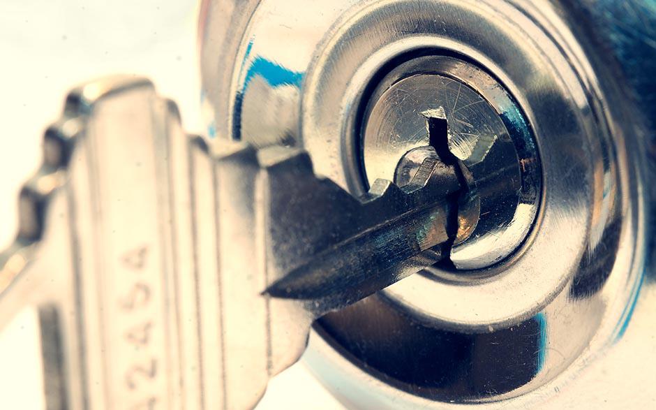 comment forcer une serrure de porte Saint-Fargeau-Ponthierry